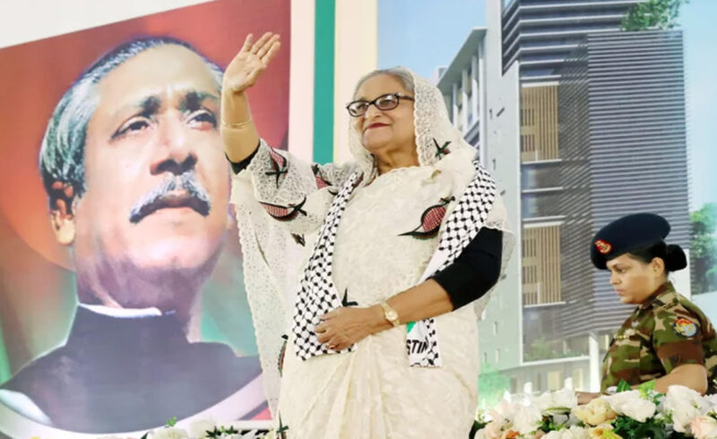 সোহরাওয়ার্দী উদ্যানে আইনজীবী মহাসমাবেশে বক্তব্য দেন প্রধানমন্ত্রী। ছবি : সংগৃহীত